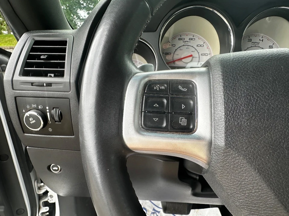 2013 Dodge Challenger 3rd Gen - Image 17 of 21