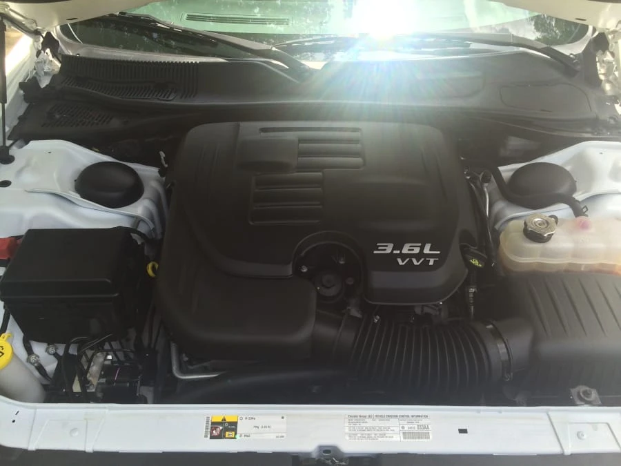 2013 Dodge Challenger 3rd Gen - Image 5 of 6