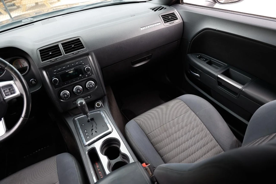 2013 Dodge Challenger 3rd Gen - Image 21 of 31