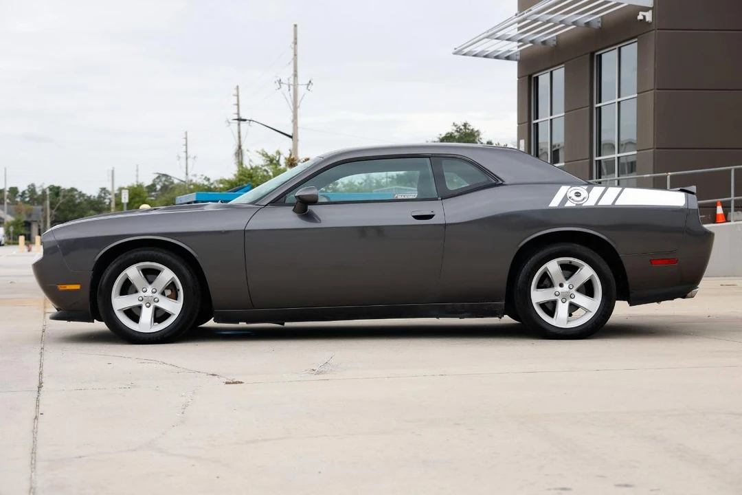 2013 Dodge Challenger 3rd Gen - Image 3 of 31