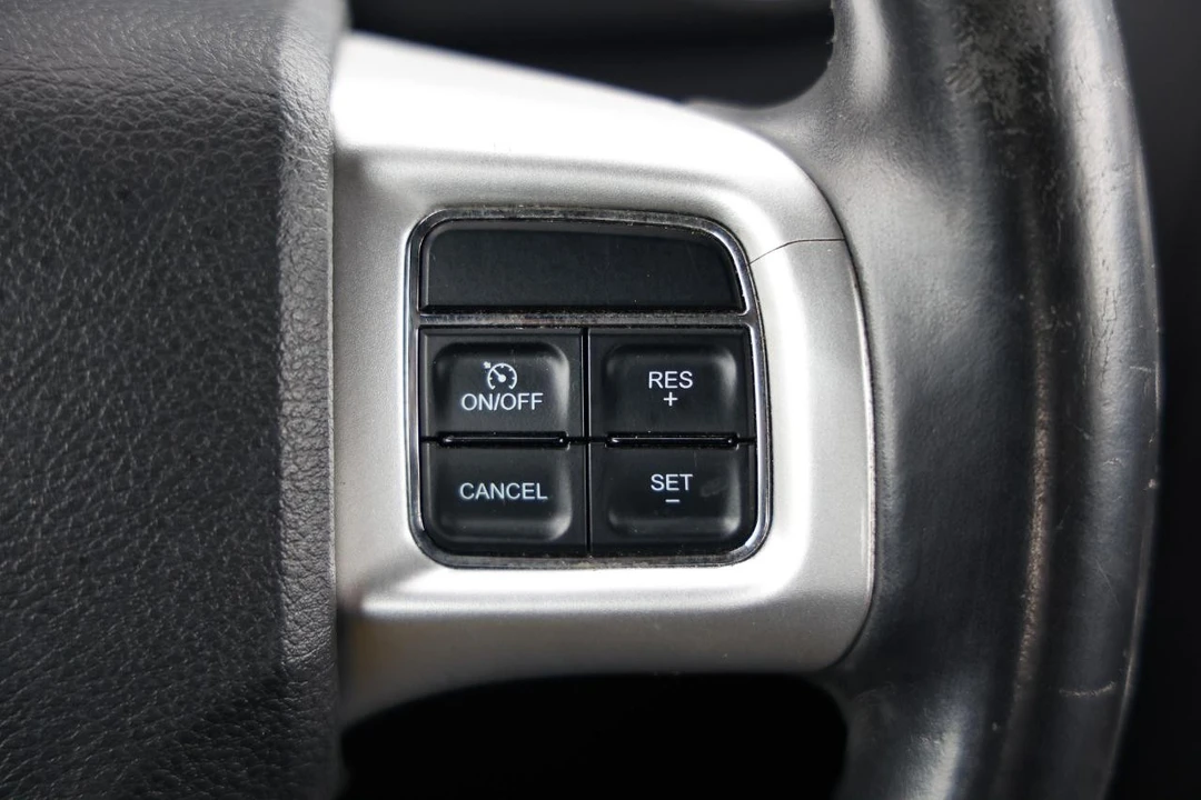 2013 Dodge Challenger 3rd Gen - Image 25 of 31