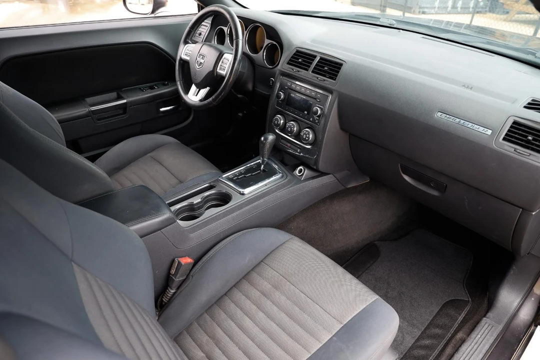 2013 Dodge Challenger 3rd Gen - Image 18 of 31