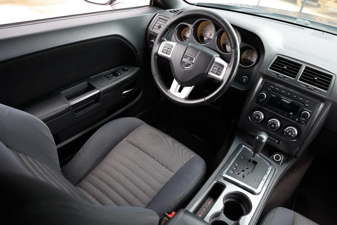2013 Dodge Challenger 3rd Gen - Image 20 of 31