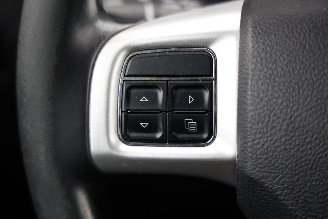 2013 Dodge Challenger 3rd Gen - Image 24 of 31