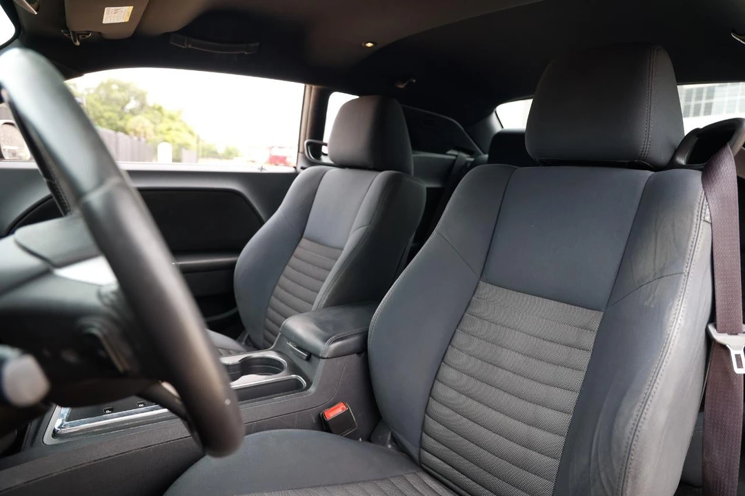 2013 Dodge Challenger 3rd Gen - Image 6 of 31