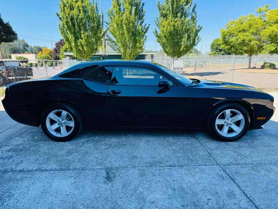 2013 Dodge Challenger 3rd Gen - Image 6 of 17