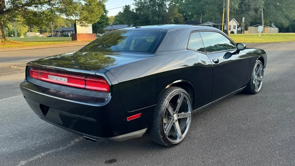 2013 Dodge Challenger 3rd Gen - Image 7 of 17