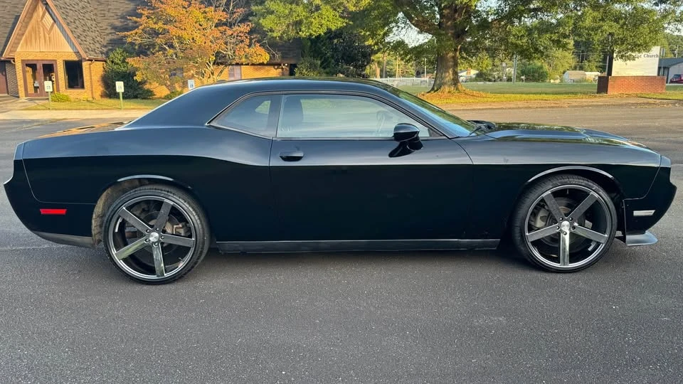 2013 Dodge Challenger 3rd Gen - Image 8 of 17