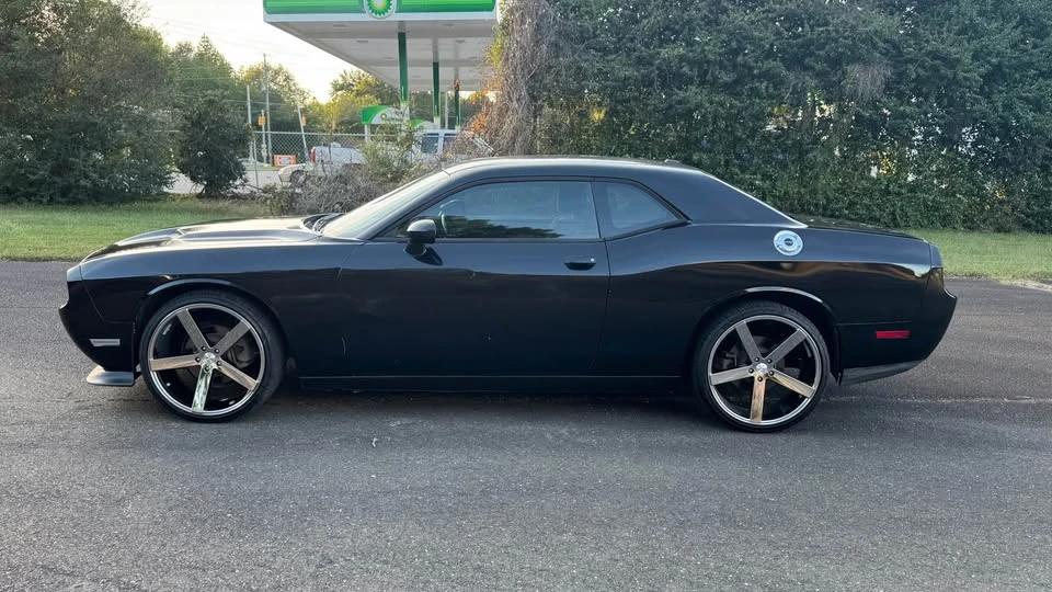 2013 Dodge Challenger 3rd Gen - Image 4 of 17