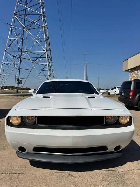 2013 Dodge Challenger 3rd Gen - Image 2 of 9