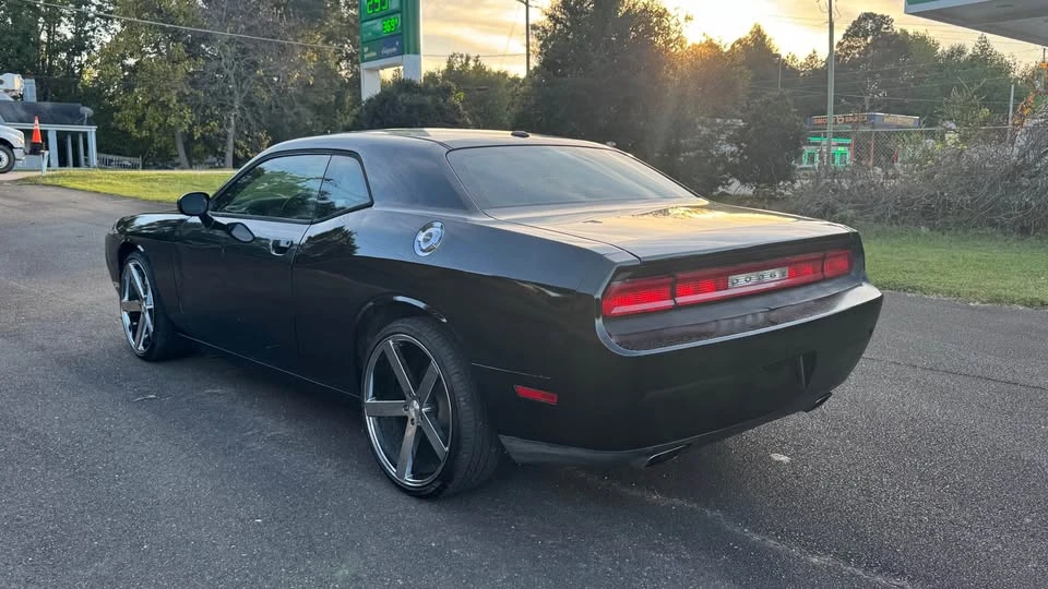 2013 Dodge Challenger 3rd Gen - Image 5 of 17