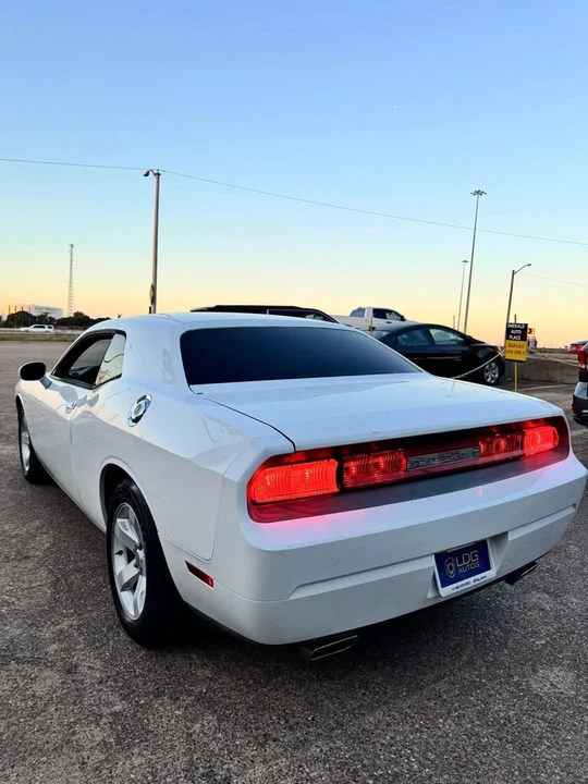 2013 Dodge Challenger 3rd Gen - Image 4 of 10
