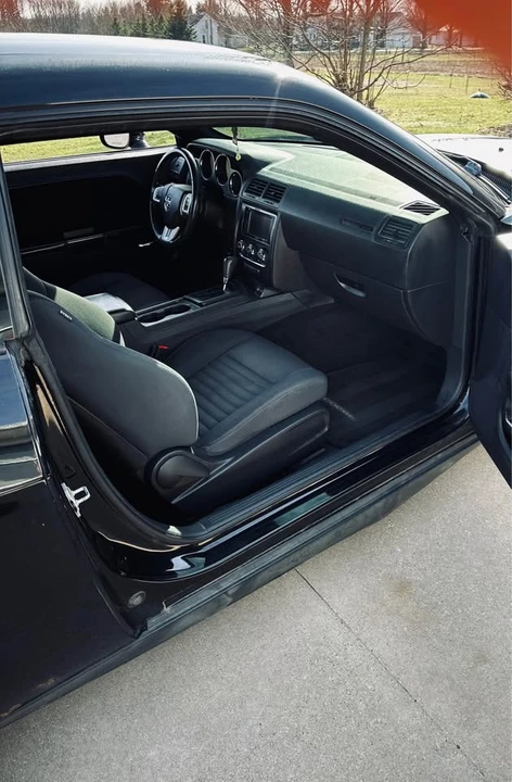 2013 Dodge Challenger 3rd Gen - Image 6 of 8