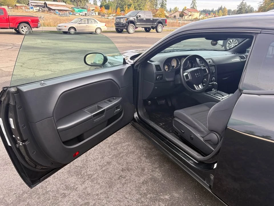 2013 Dodge Challenger - Image 10 of 11