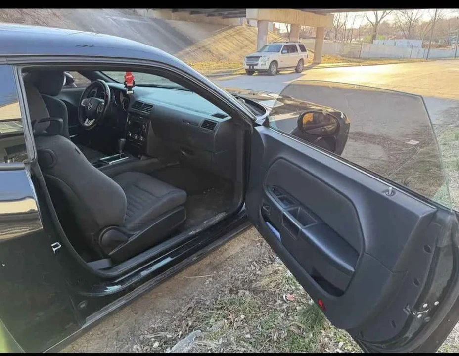 2013 Dodge Challenger 3rd Gen - Image 6 of 9