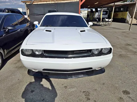 2013 Dodge Challenger SXT Coupe 2D