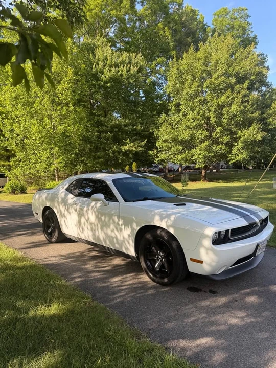 2013 Dodge Challenger 3rd Gen - Image 3 of 12