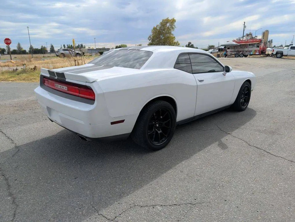 2013 Dodge Challenger 3rd Gen - Image 4 of 6