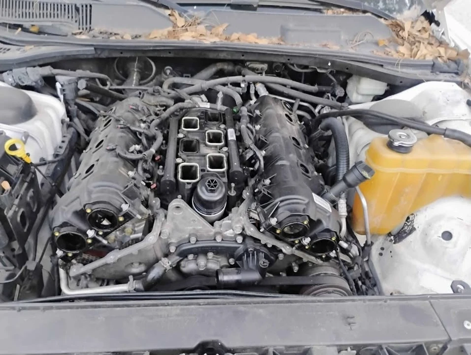 2013 Dodge Challenger 3rd Gen - Image 16 of 20