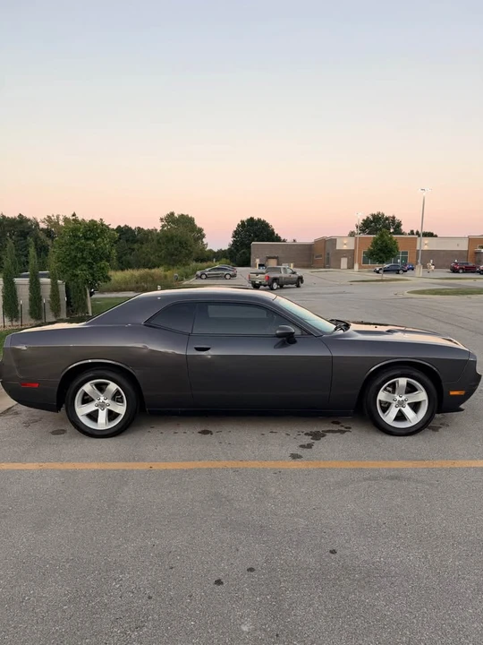 2013 Dodge Challenger 3rd Gen - Image 10 of 19