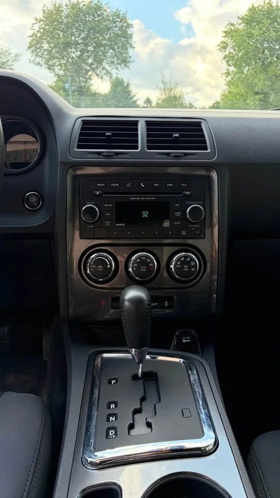 2013 Dodge Challenger 3rd Gen - Image 17 of 20