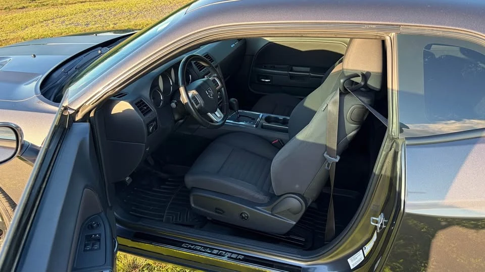 2013 Dodge Challenger 3rd Gen - Image 19 of 20