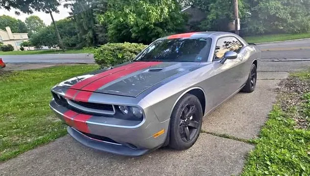 2013 Dodge Challenger SXT Coupe 2D