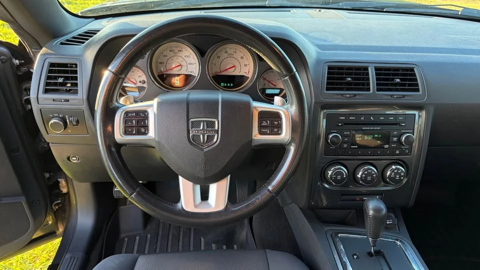 2013 Dodge Challenger 3rd Gen - Image 16 of 20