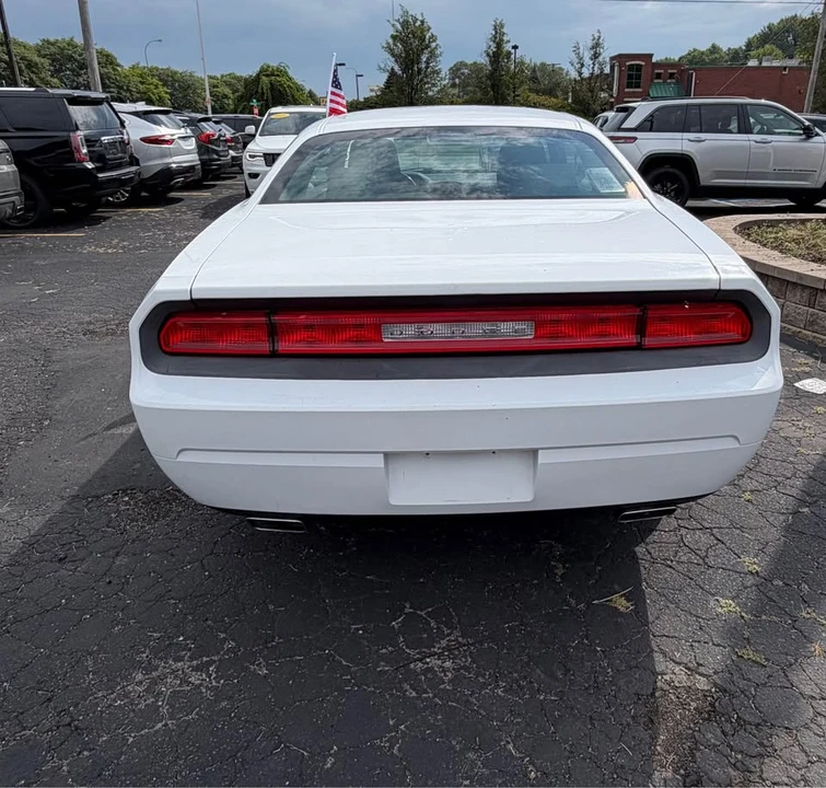 2013 Dodge Challenger 3rd Gen - Image 4 of 10