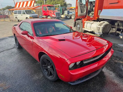 2013 Dodge Challenger SXT Coupe