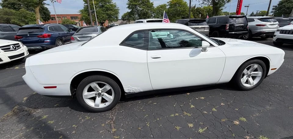 2013 Dodge Challenger 3rd Gen - Image 3 of 10