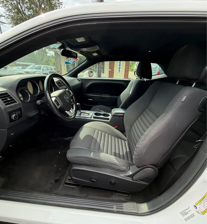 2013 Dodge Challenger 3rd Gen - Image 5 of 10