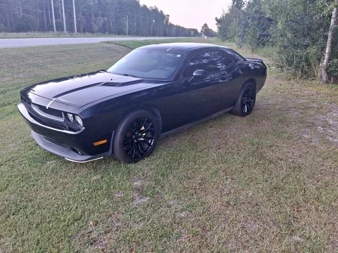 2013 Dodge Challenger SXT Coupe 2D