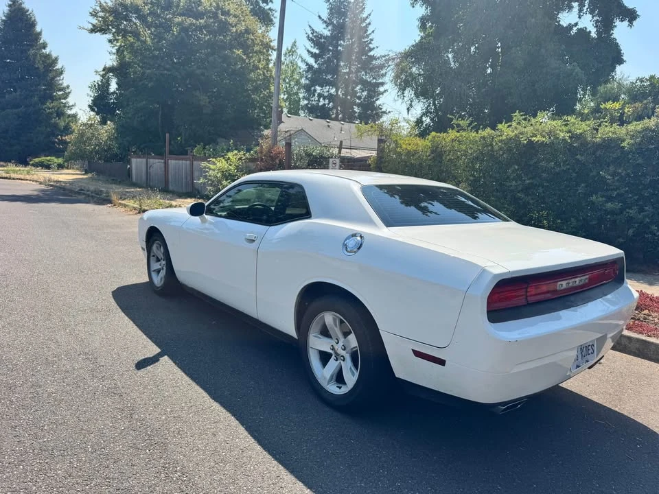 2013 Dodge Challenger 3rd Gen - Image 8 of 11