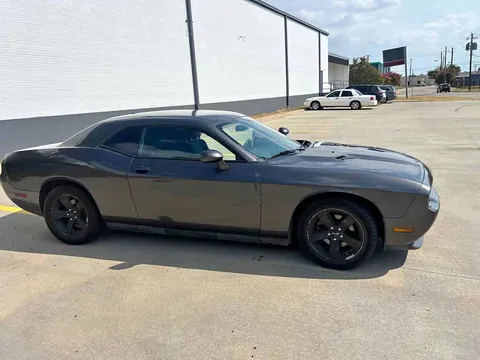 2013 Dodge Challenger SXT Coupe 2D