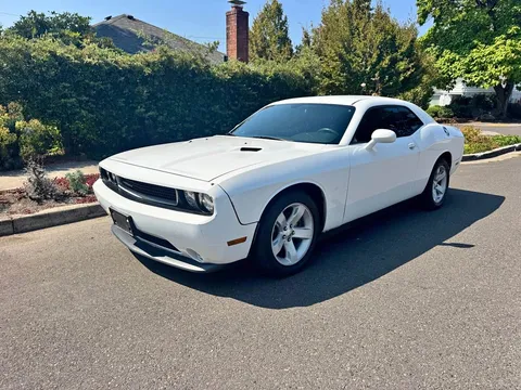 2013 Dodge Challenger SXT Coupe 2D