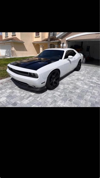 2013 Dodge Challenger 3rd Gen - Image 3 of 7
