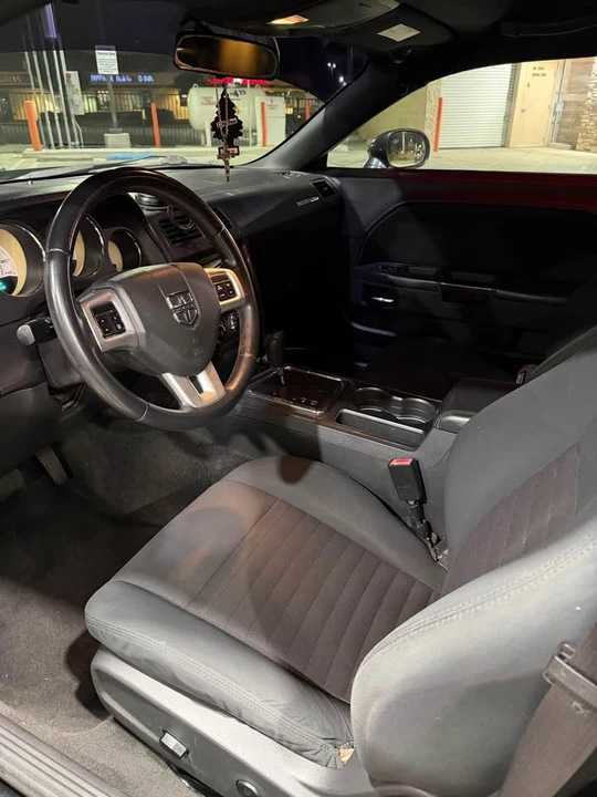 2013 Dodge Challenger 3rd Gen - Image 6 of 8