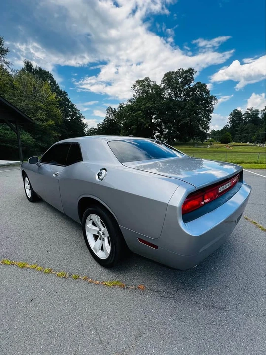 2013 Dodge Challenger 3rd Gen - Image 4 of 12