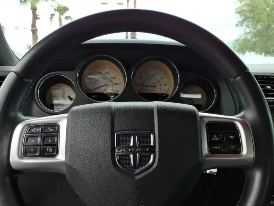 2013 Dodge Challenger 3rd Gen - Image 6 of 7