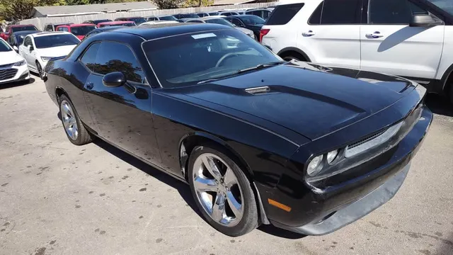 2013 Dodge Challenger SXT Plus