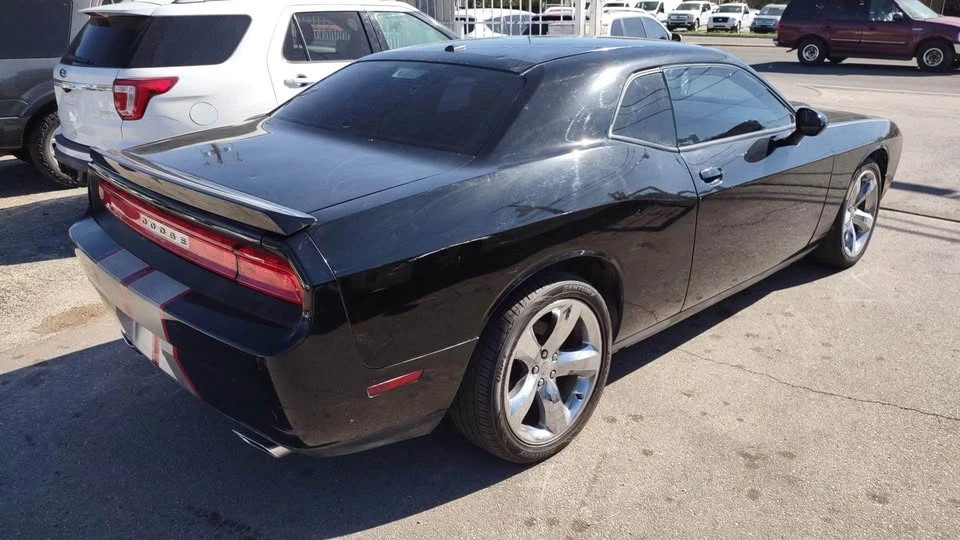 2013 Dodge Challenger 3rd Gen - Image 5 of 9