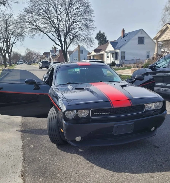 2013 Dodge Challenger - Image 10 of 19