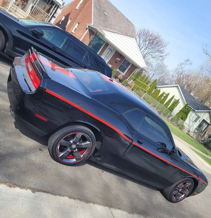 2013 Dodge Challenger - Image 9 of 19