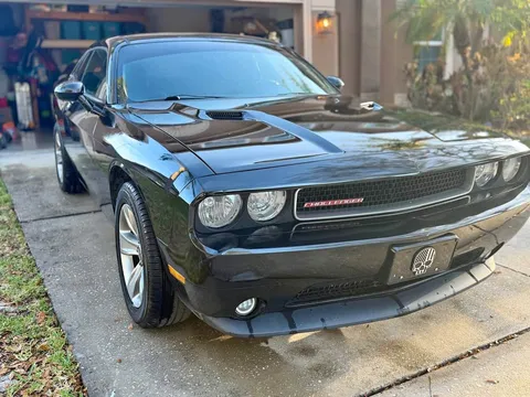 2013 Dodge Challenger SXT Plus