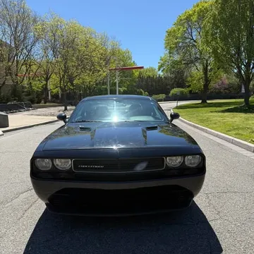 2013 Dodge Challenger SXT Plus Coupe