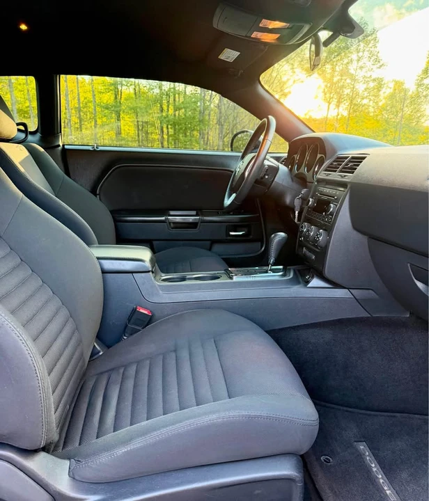 2013 Dodge Challenger 3rd Gen - Image 8 of 18