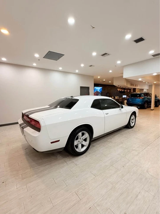 2013 Dodge Challenger 3rd Gen - Image 5 of 17