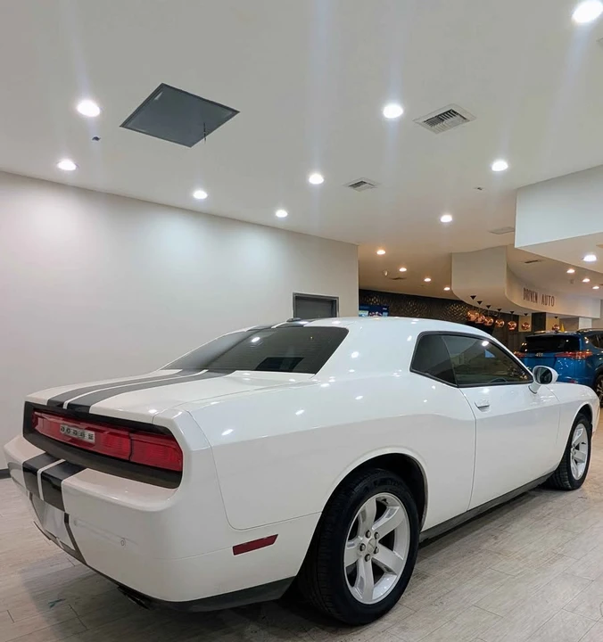 2013 Dodge Challenger 3rd Gen - Image 4 of 10