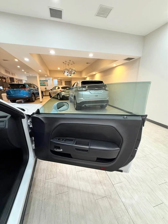 2013 Dodge Challenger 3rd Gen - Image 13 of 17